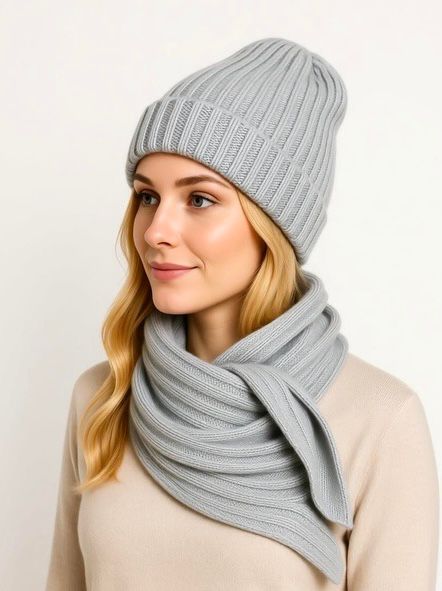 CASHMERE BEANIE AND SCARF SET IN GRAY
